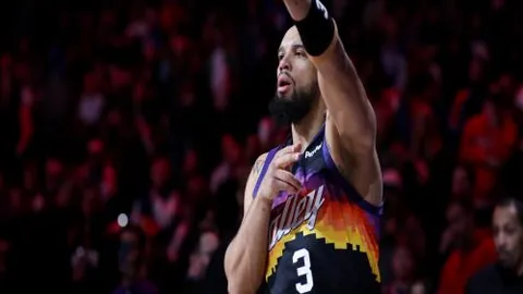 杨如意在2025-02-24斯托纳姆站自由式滑雪世界杯获坡障银牌