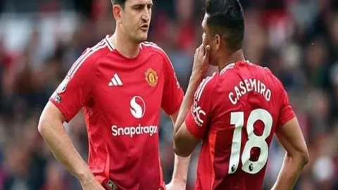 曼联三冠王辉煌时刻回顾：惊心动魄逆转屡见不鲜！弗格森时代铸就经典战例！